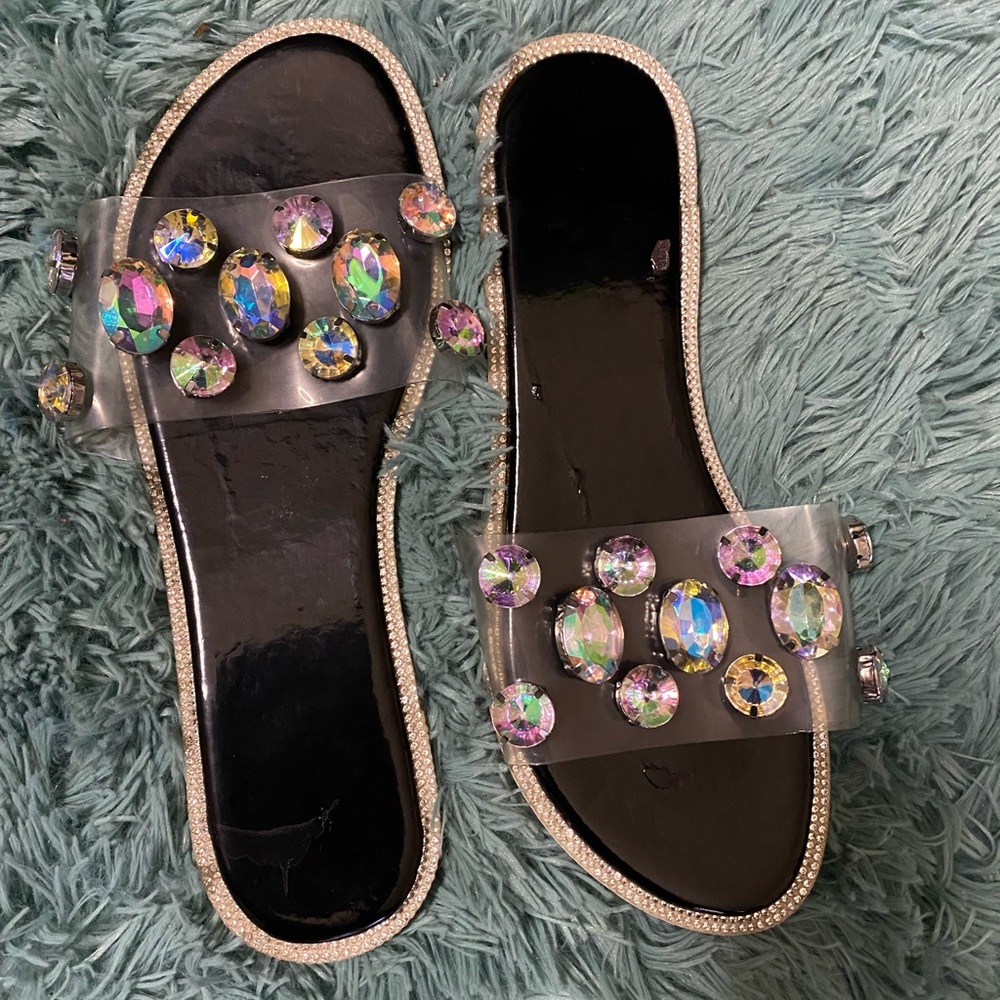 Size 8 , never worn! Pretty bedazzled slides